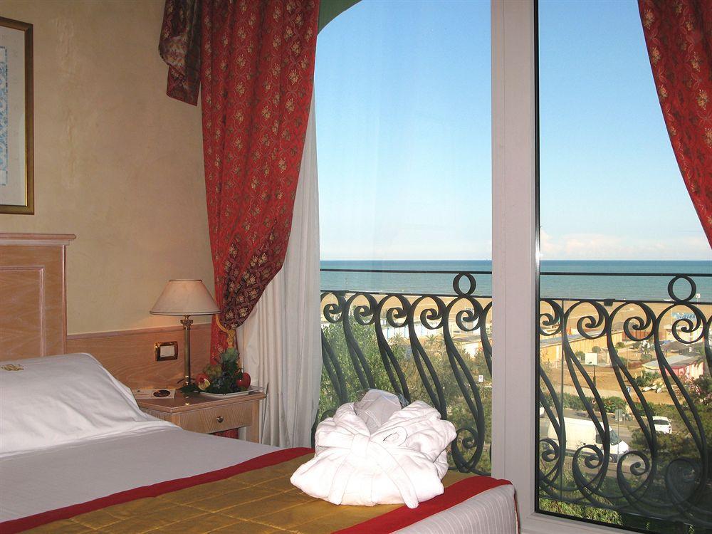 Hotel De Londres Rimini Exterior photo