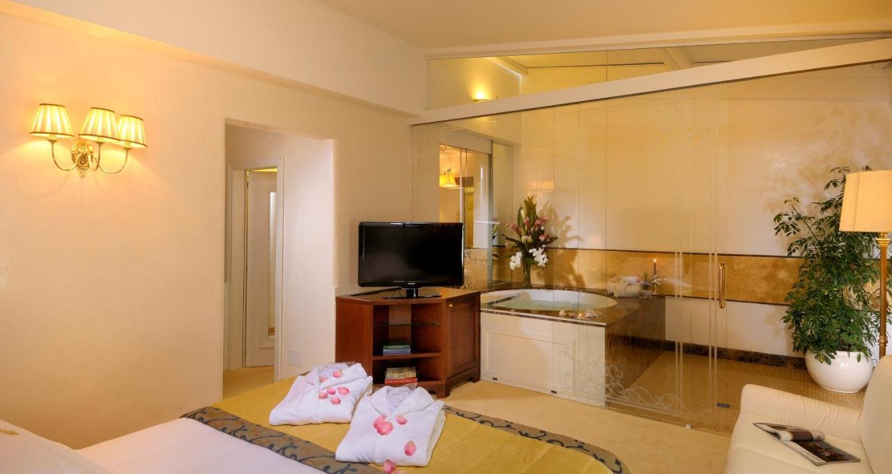 Hotel De Londres Rimini Room photo