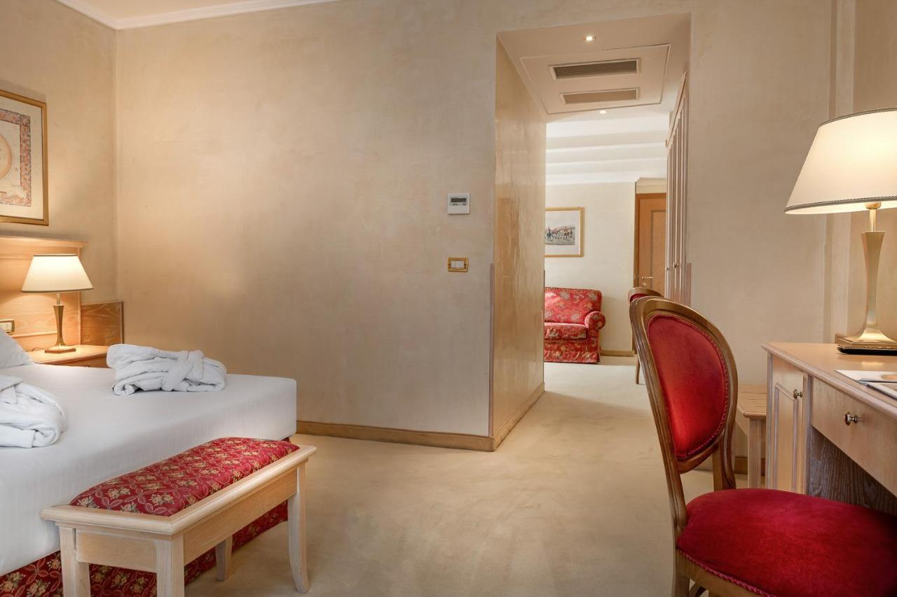 Hotel De Londres Rimini Room photo